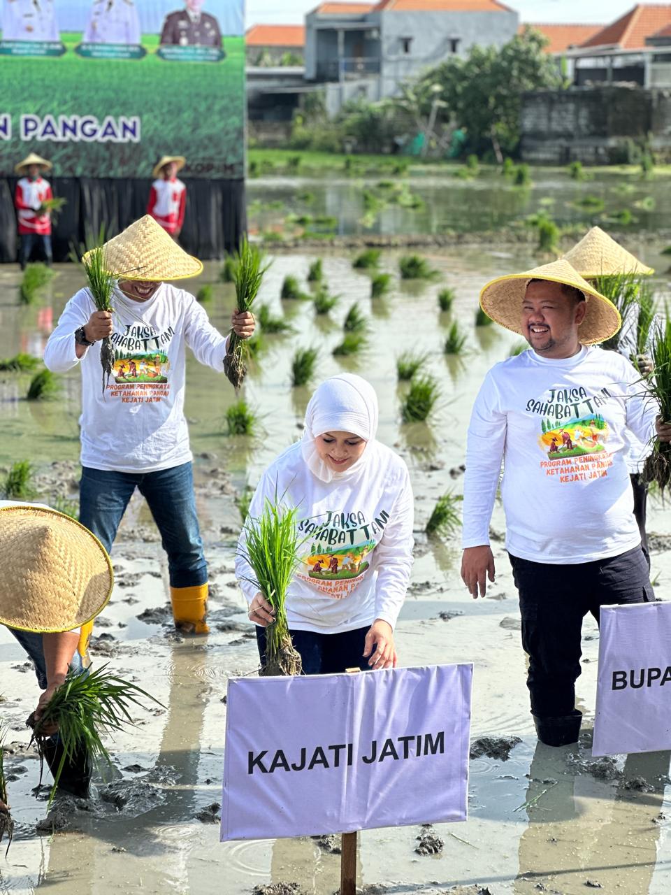 Kejati Jatim Wujudkan Ketahanan Pangan melalui Program Jaksa Sahabat Tani