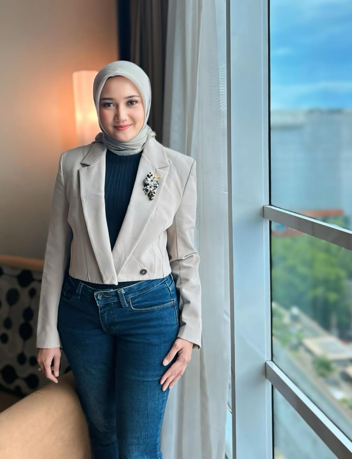 Sosok Yuris Sabriena, Berusaha untuk Berbagi Ilmu Pengalaman dan Menghargai Orang Lain