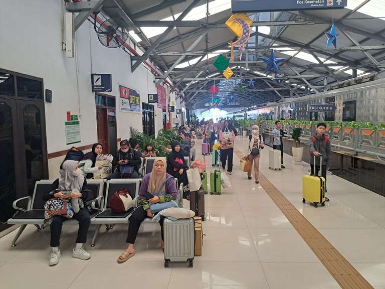 22 Hari Masa Angkutan Lebaran 2025, KAI Daop 8 Surabaya Layani 968.214 Pelanggan