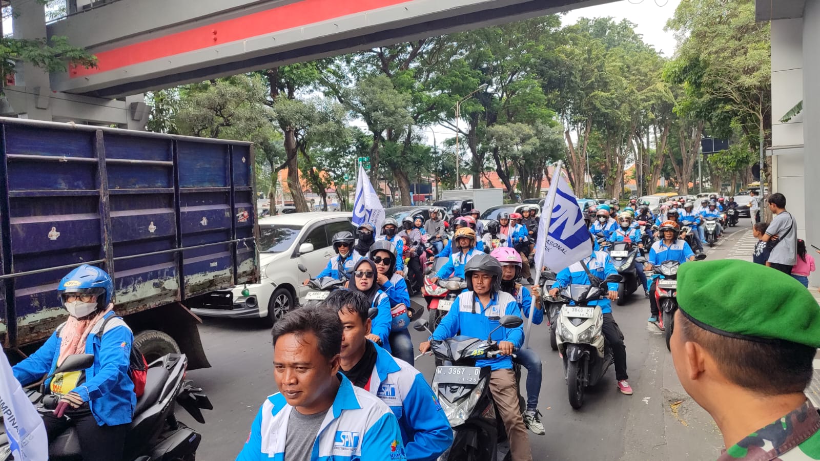 Aksi May Day 2025 di Surabaya, Massa Mulai Bergerak Menuju Kantor Gubernur Jawa Timur
