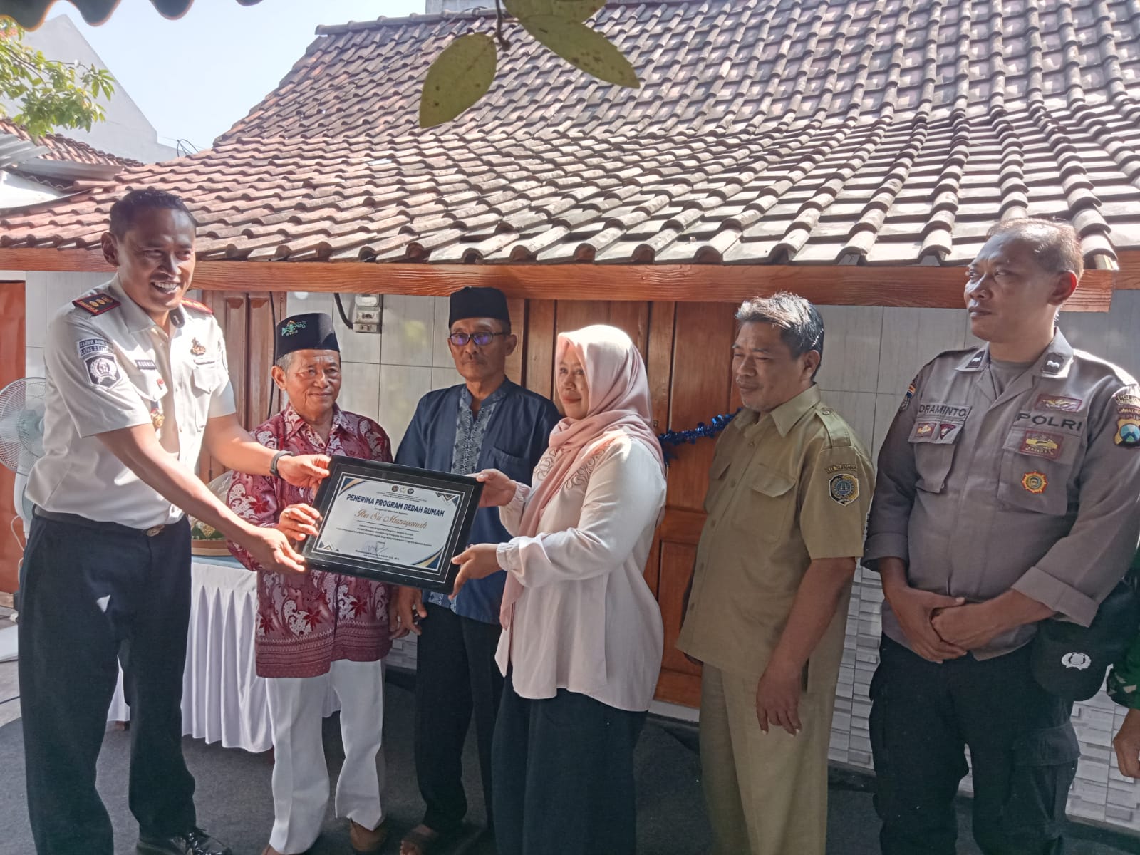 Lapas Kelas IIB Tulungagung Renovasi Rumah Warga, Libatkan Wabin Bersertifikat
