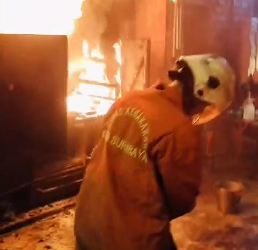 Restoran Jalan Tunjungan Terbakar, Satu Karyawan Terluka