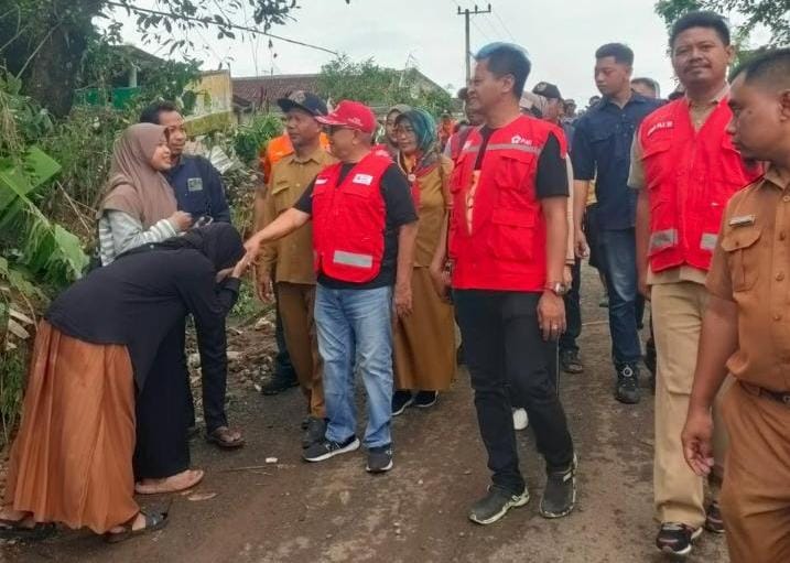 Rijanto-Beky Bantu Warga Desa Sambigede Blitar Terdampak Banjir