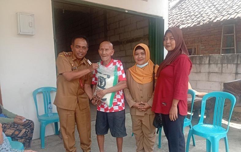 939 KPM di Desa Rawan Pangan Dapat Bantuan Beras CPPD