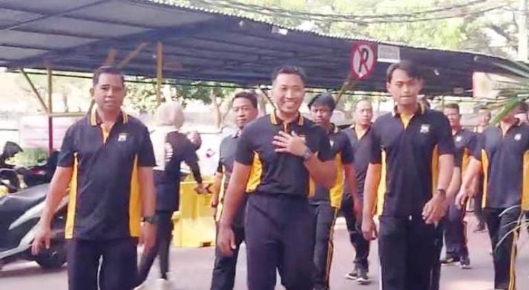 Polsek Tenggilis Mejoyo Gelar Jalan Santai di Kawasan SIER Surabaya