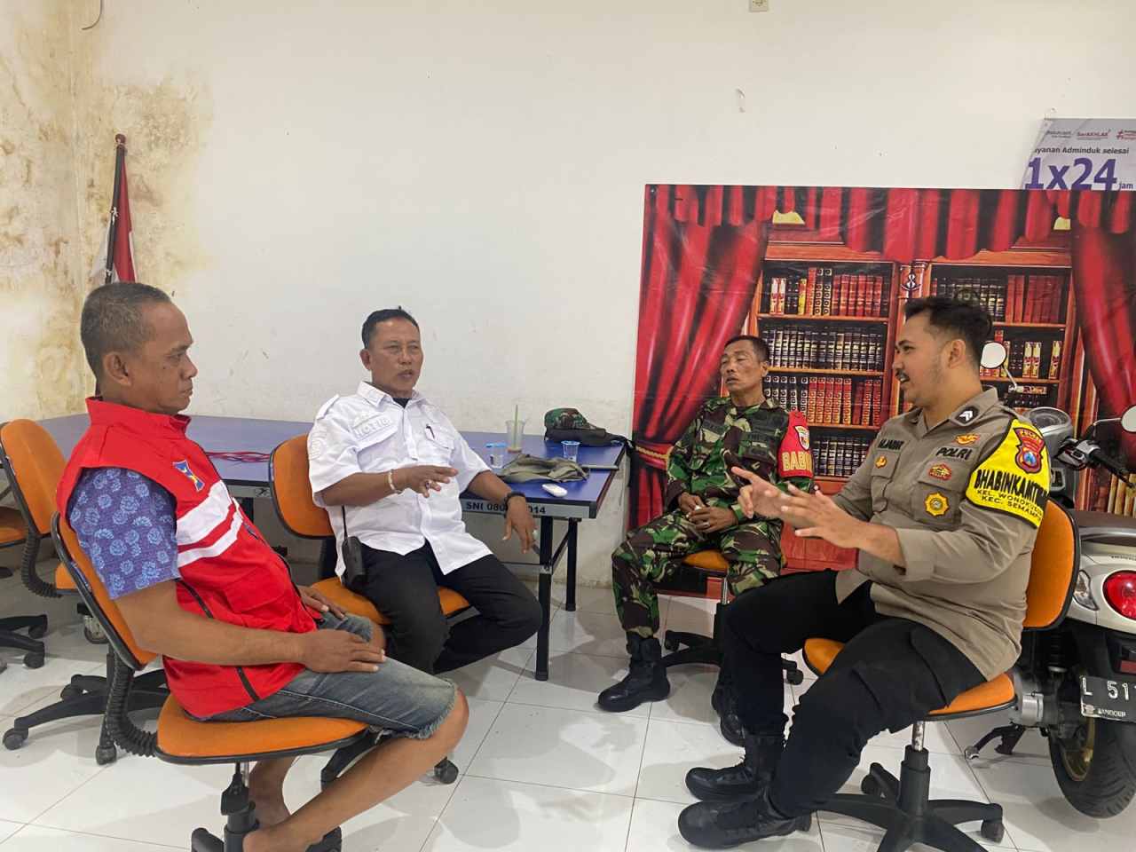 Sinergi Bhabinkamtibmas dan Babinsa Semampir Sambangi Warga Wonokusumo