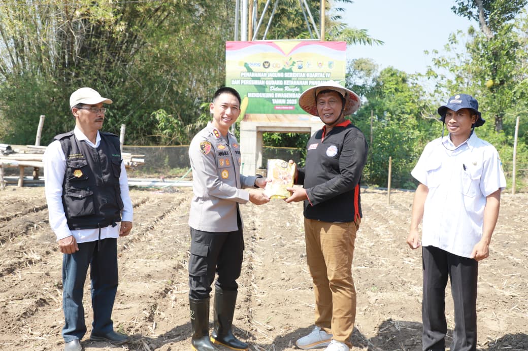 Polres Kediri Kota Tanam Jagung Serentak dan Resmikan Gudang Pangan Polri