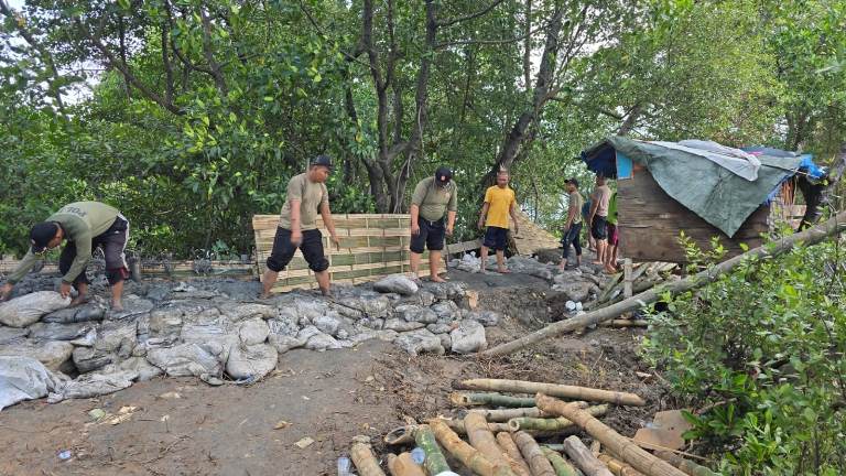 DPRD Surabaya Usulan Pembangunan Tanggul Laut Romokalisari-Gunung Anyar Solusi Atasi Banjir Rob