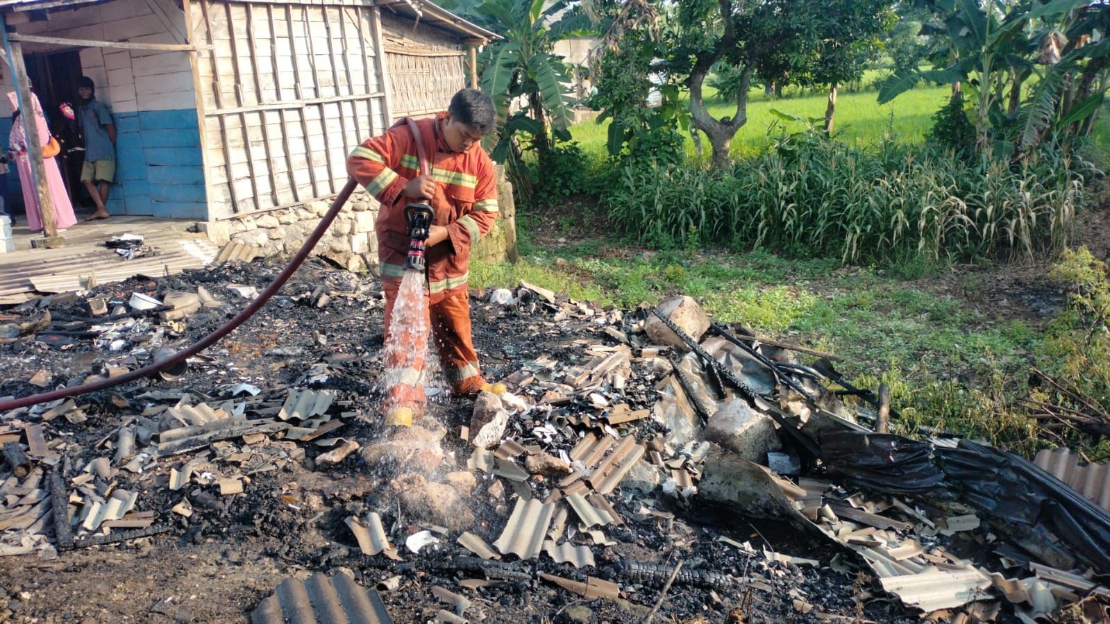 Gegara Obat Nyamuk Bakar, Rumah Warga Dukun Gresik Dilalap Api