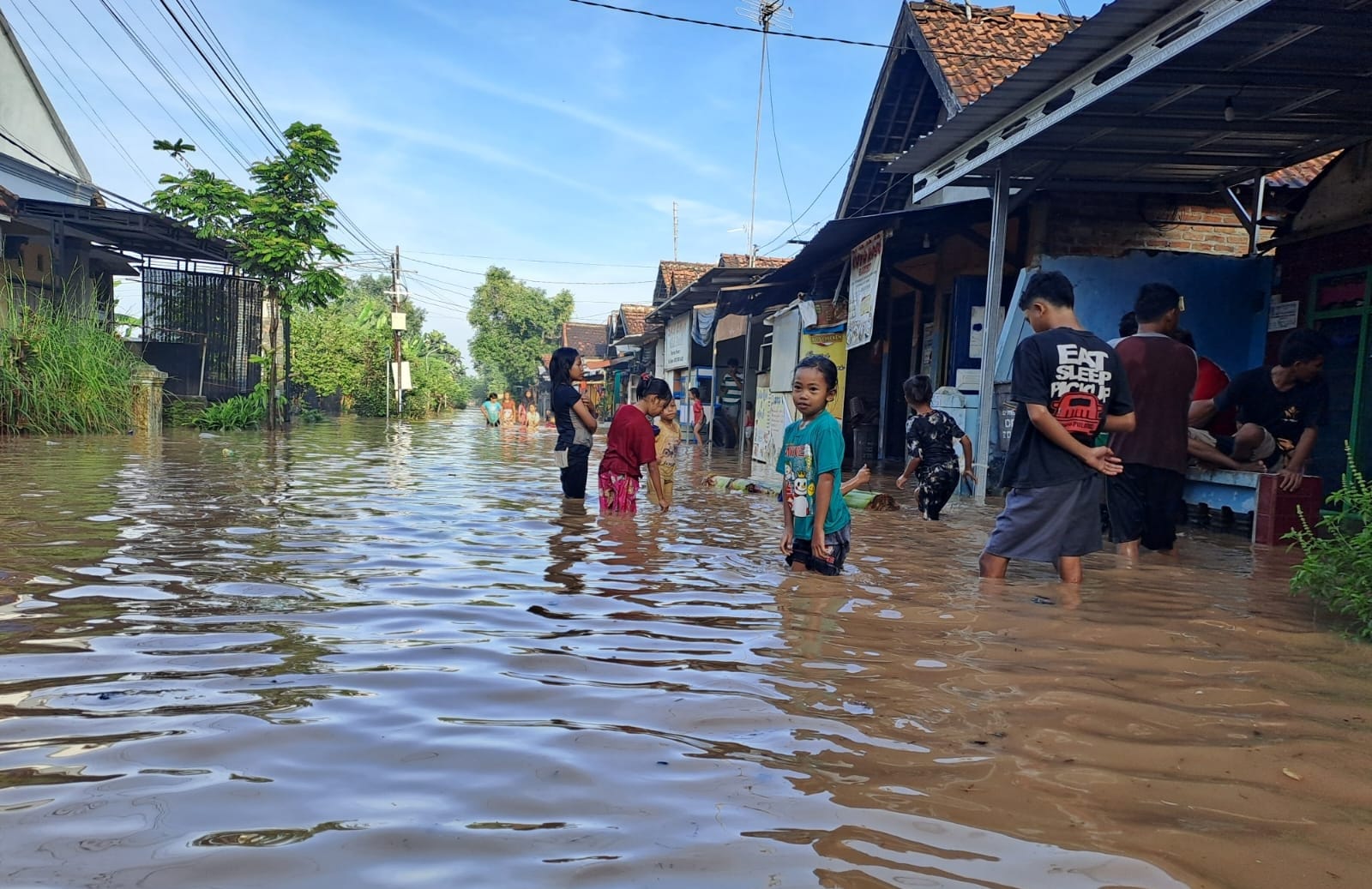 Lebih Tiga Jam Hujan Deras, Desa Kademangan Jombang Diterjang Banjir