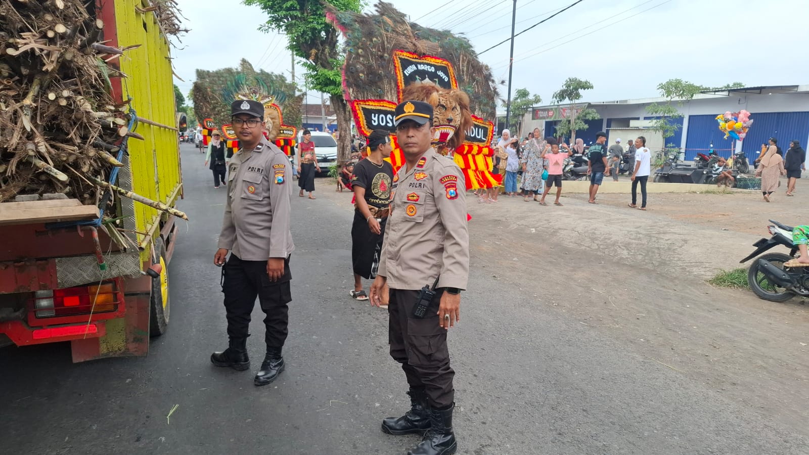 Polsek Yosowilangun Kawal Grebeg Suro, Kapolsek: Wujud Sinergi Ciptakan Keamanan Budaya