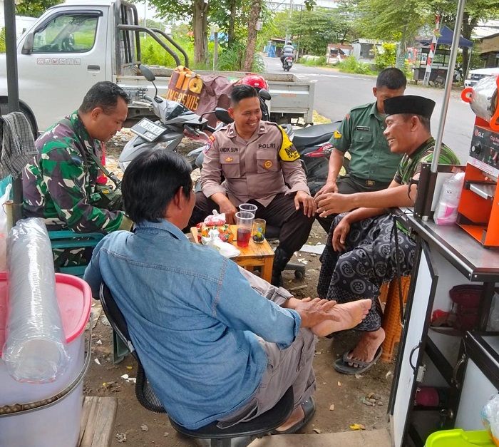 Polsek Wiyung Tingkatkan Sambang dan Dialogis dengan Warga Balas Klumprik
