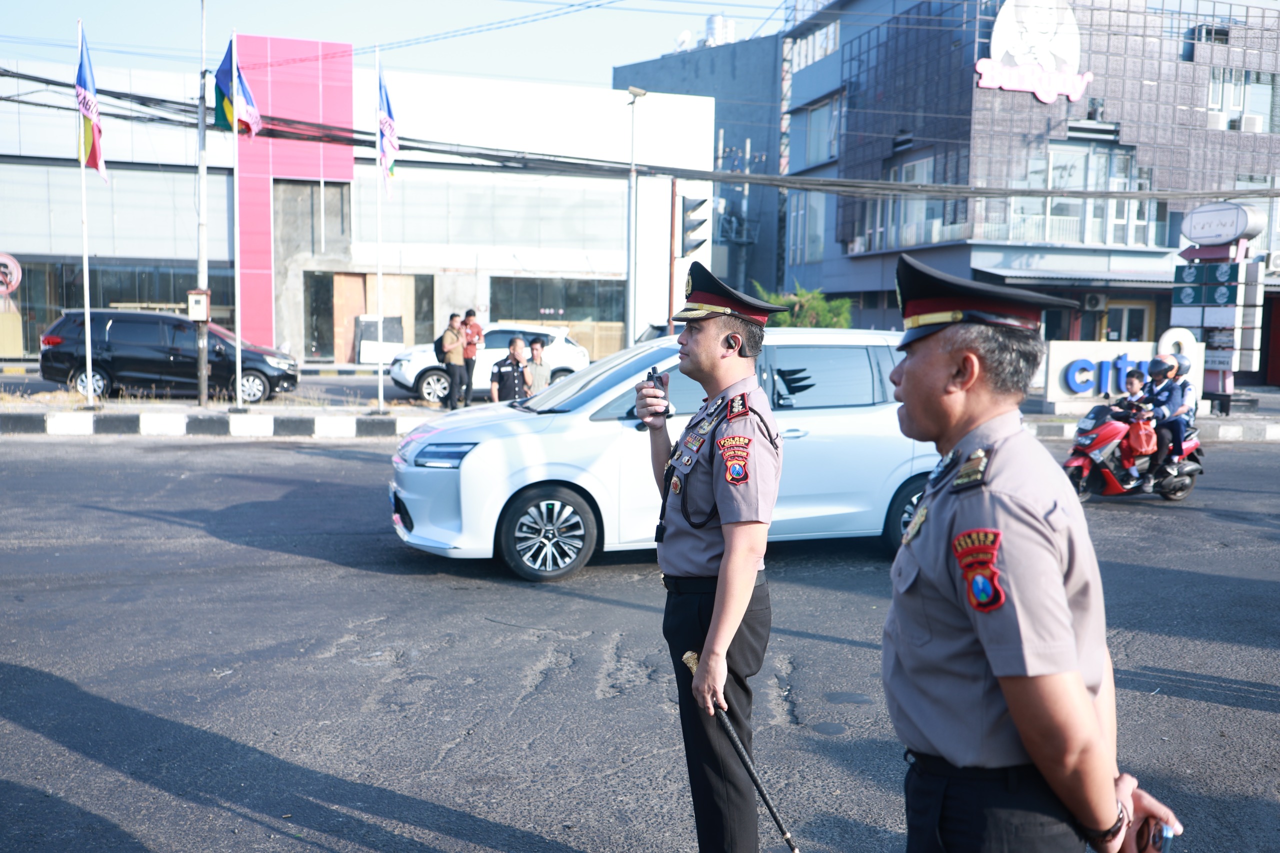 Pastikan Kelancaran Arus Lalu Lintas, Kapolres Gresik Turun Langsung Cek Personel