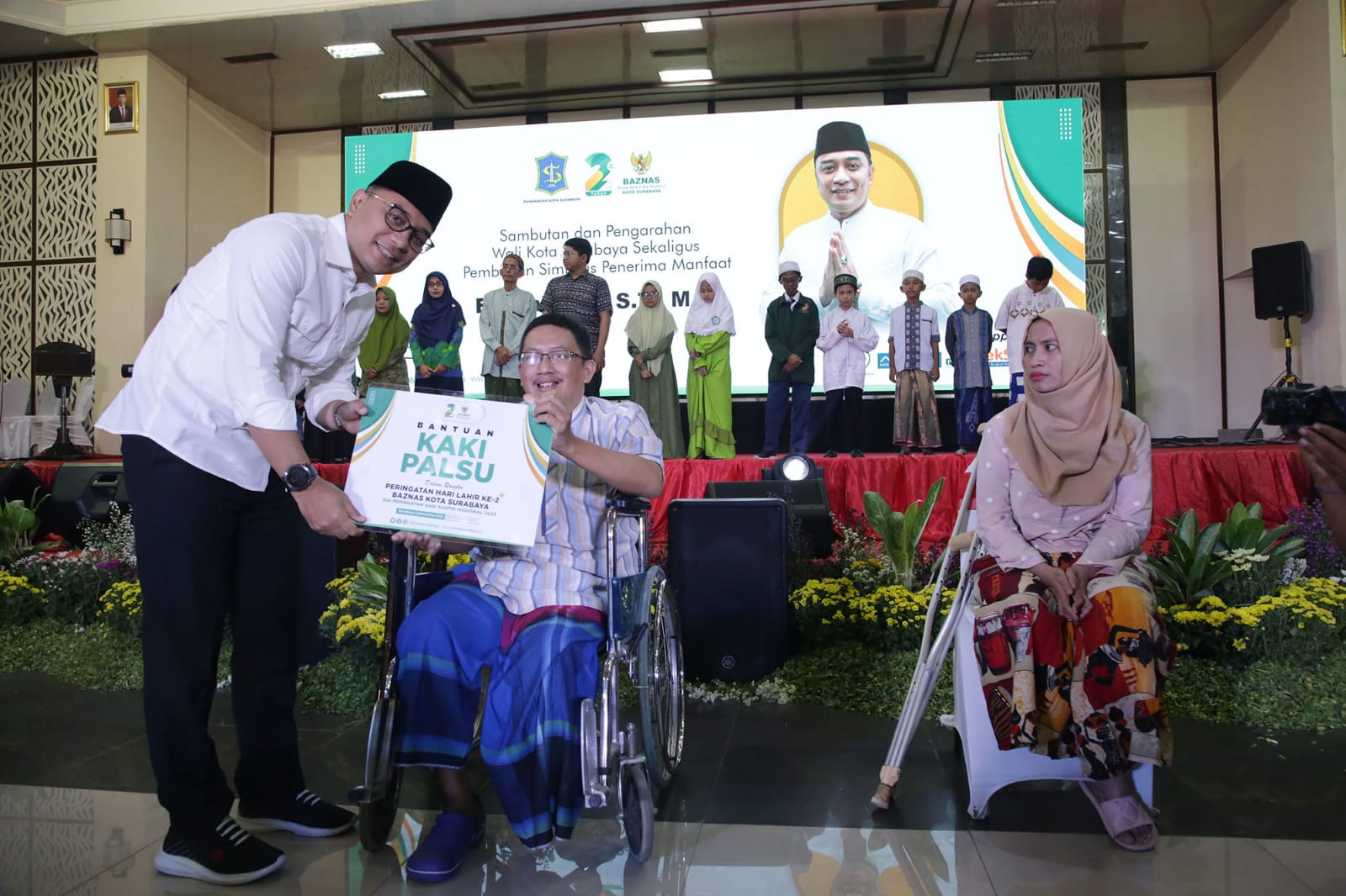 Di HUT Ke-2 Tahun, Wali Kota Eri Cahyadi Dukung Baznas Surabaya Bantu Biaya Pendidikan Pondok Pesantren