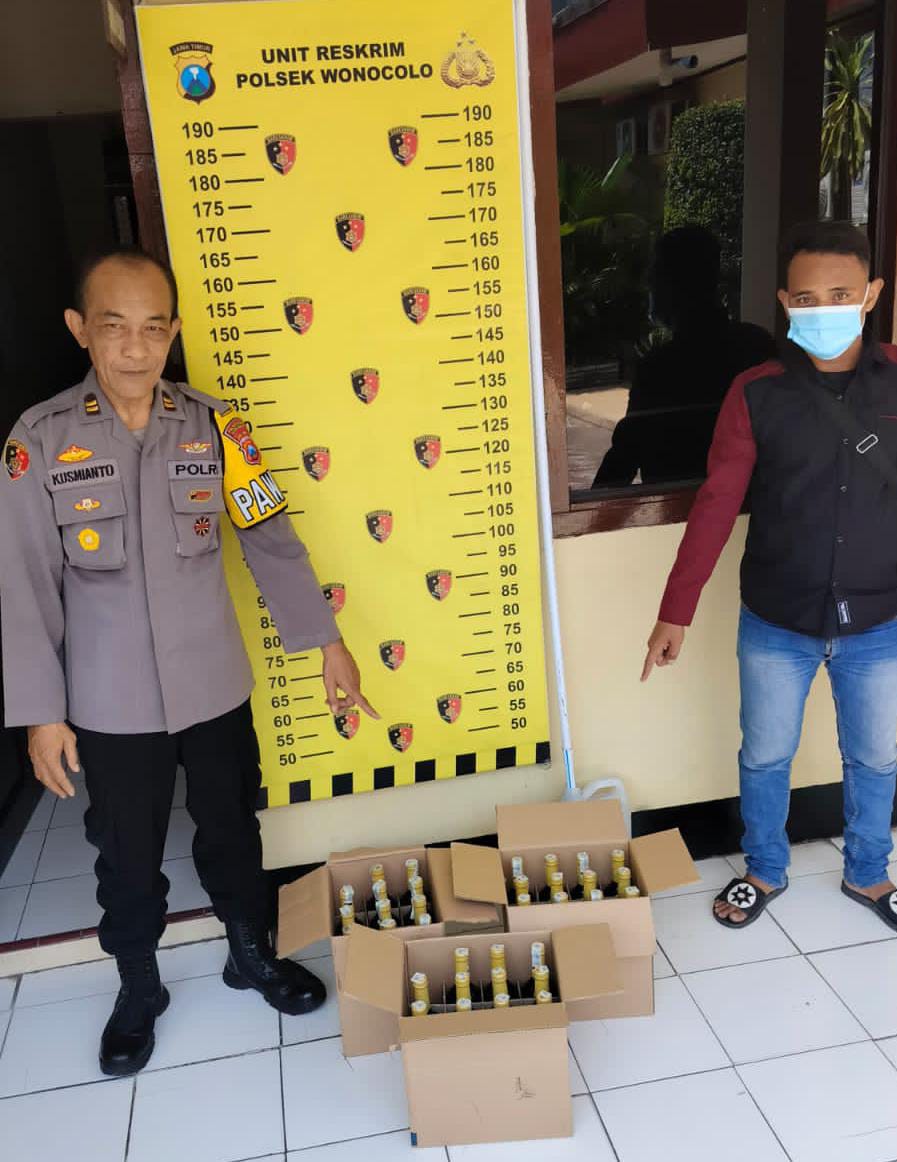 Polsek Wonocolo Sita Puluhan Botol Miras Tanpa Izin Edar