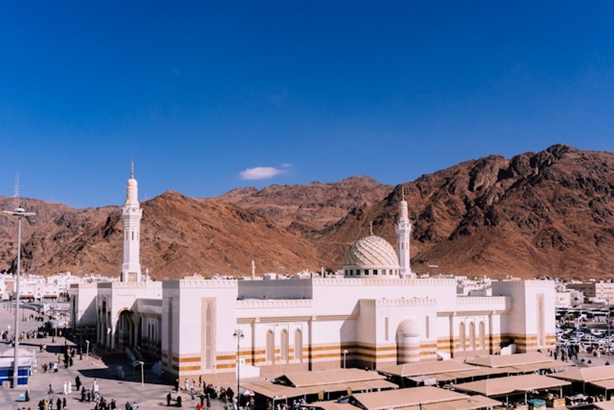 Pesona Jabal Rahmah dan Jabal Uhud