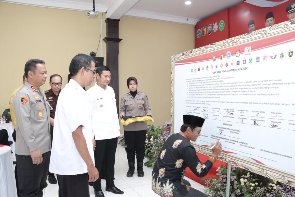 Gelar Forum Silaturahmi Kamtibmas dan Deklarasi Pemilu Damai 2024, Polres Lamongan Pastikan Aman Kondusif
