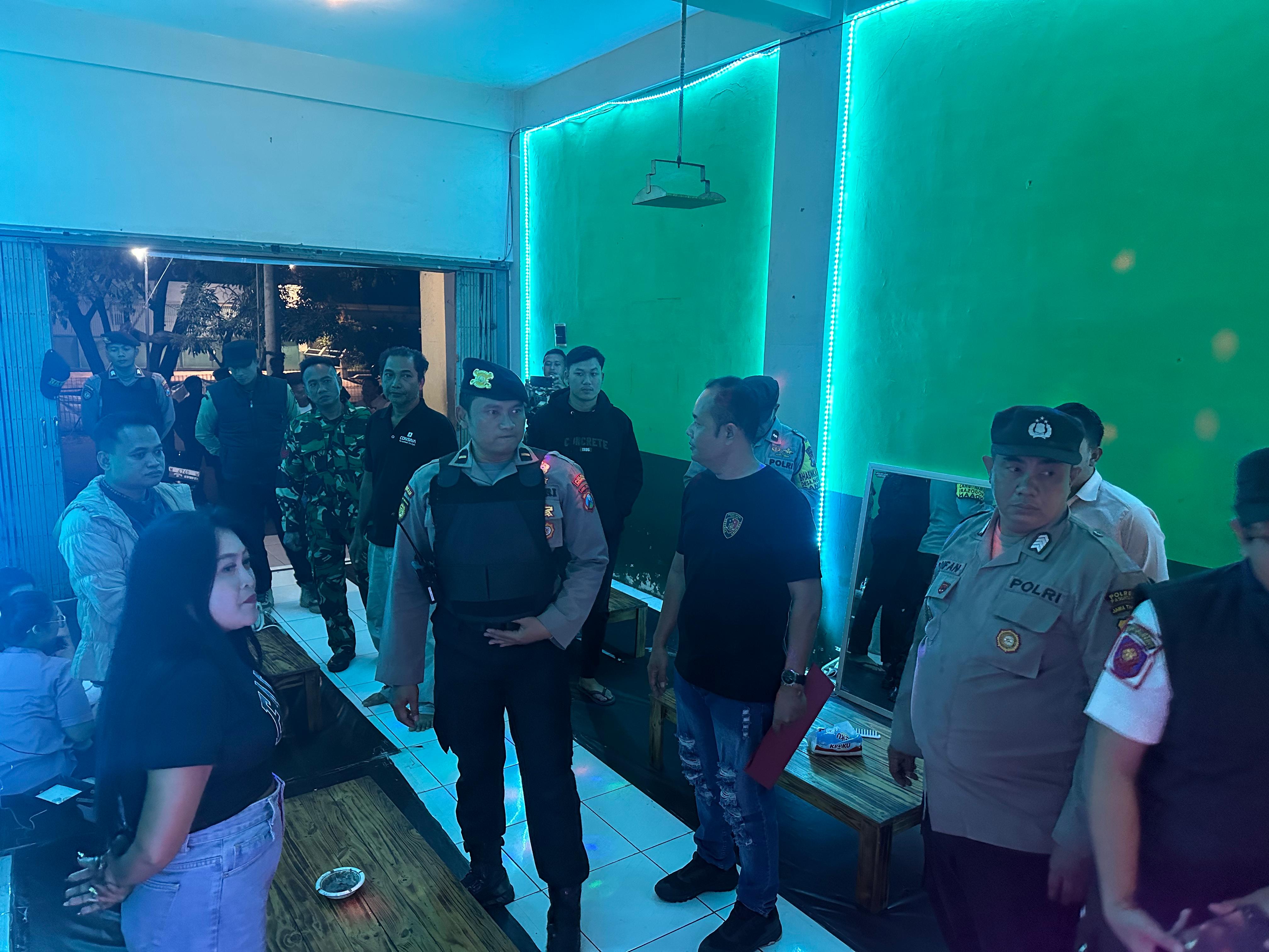 Patroli Gabungan, Polres Pasuruan Ajak Kesatuan Lain Antisipasi Peredaran Miras