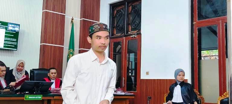 Terlibat Jaringan Narkoba, Pria Surabaya Dituntut 6 Tahun 4 Bulan Akibat Ganja Sintetis