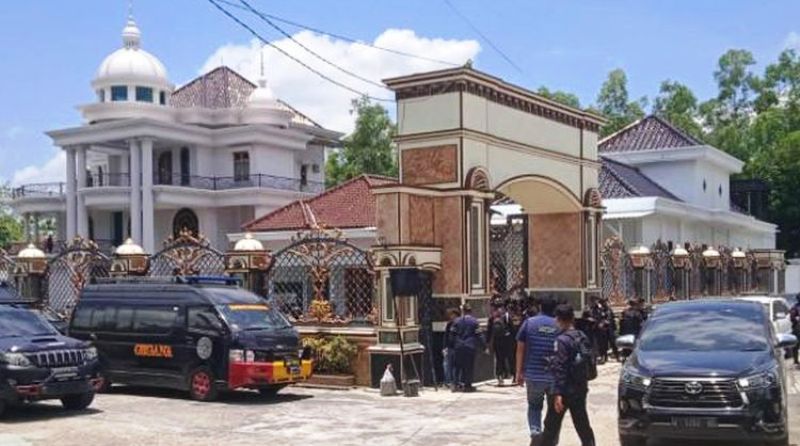 Kerahkan 493 Personel, Polisi Sita 7 Bangunan Megah Milik Bandar Narkoba di Madura