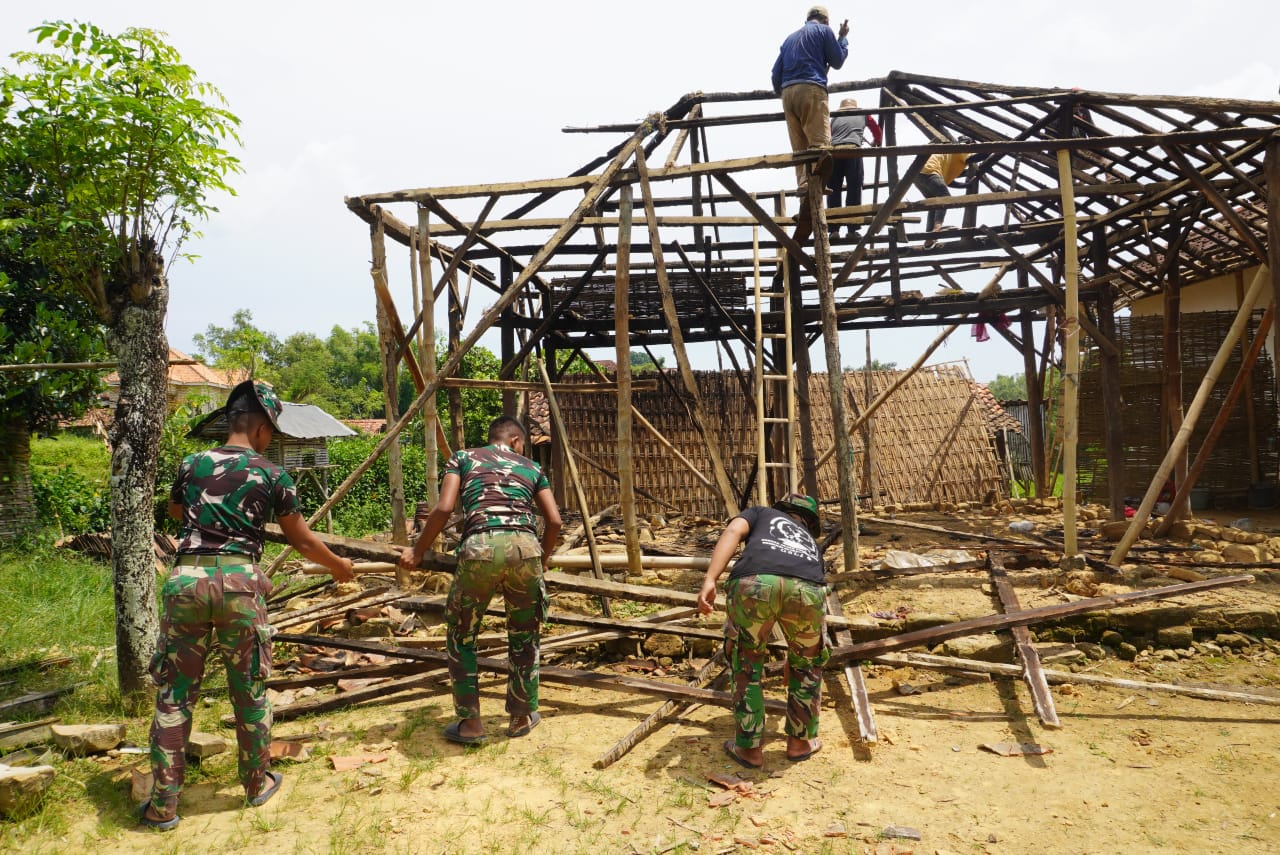 Dikebut, RTLH Warga Mandala Mulai Diratakan