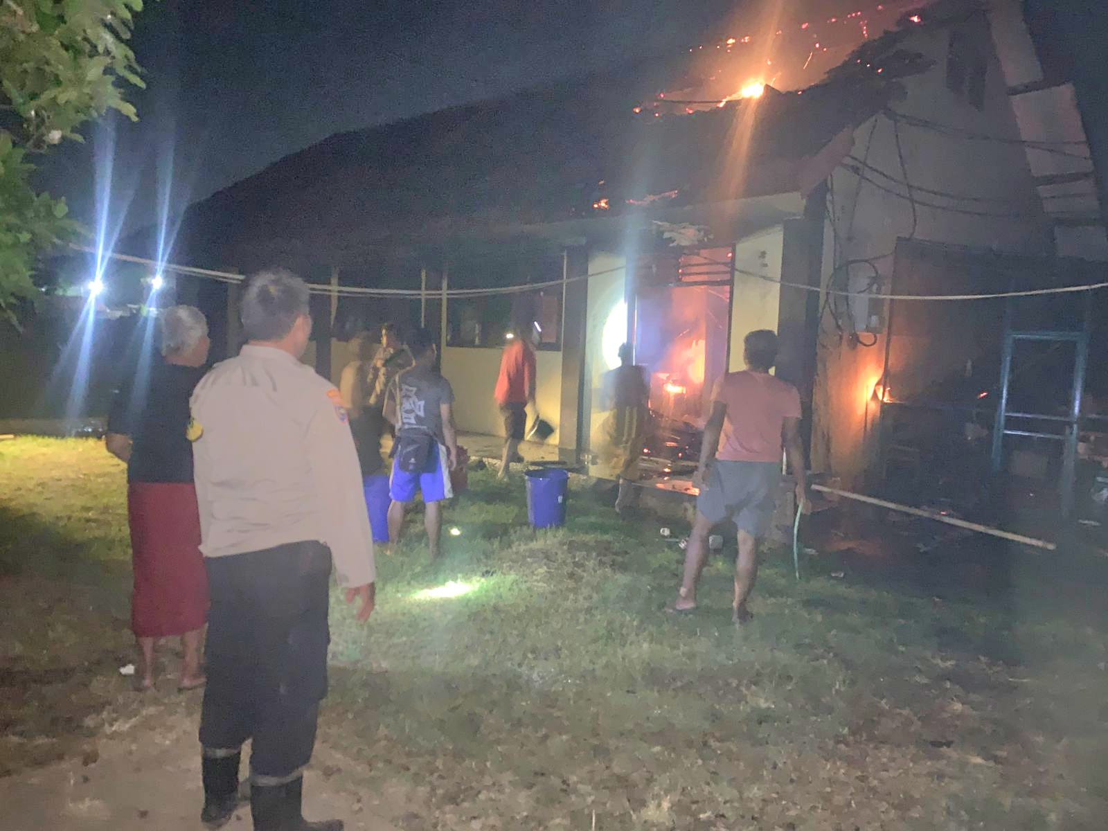 Kebakaran Hanguskan Gedung SMKN 1 Winongan