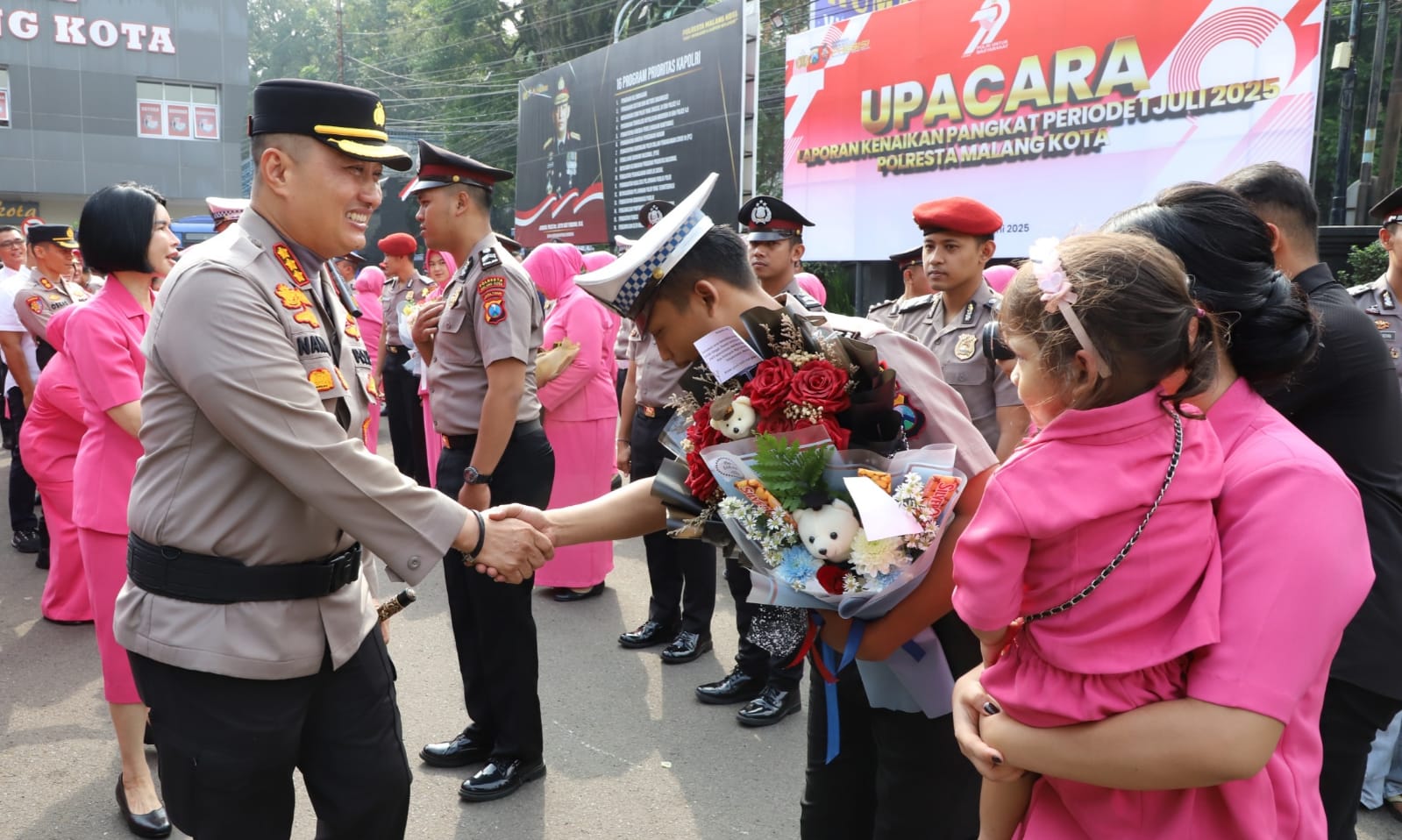 Kado Ulang Tahun, 54 Polisi Kota Malang Naik Pangkat