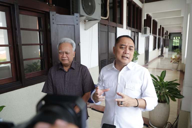 Eri Cahyadi Pastikan PPPK Paruh Waktu Surabaya Terima THR Rp 2 Juta