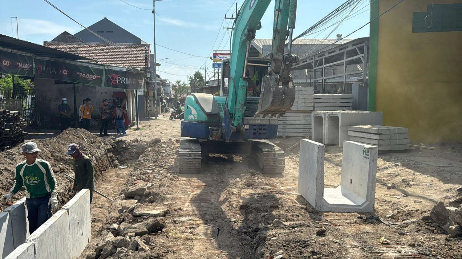 Pemkab Sidoarjo Kebut Betonisasi Jalan Kureksari-Kepuhkiriman Waru