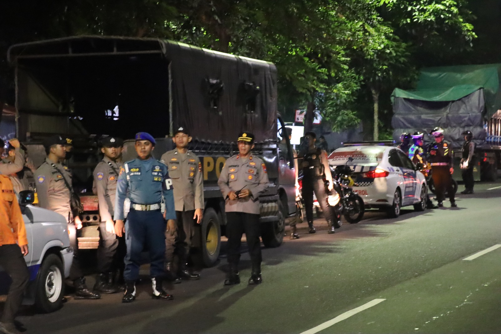 Patroli Polres Pelabuhan Tanjung Perak Pastikan Keamanan Wilayah di Akhir Pekan