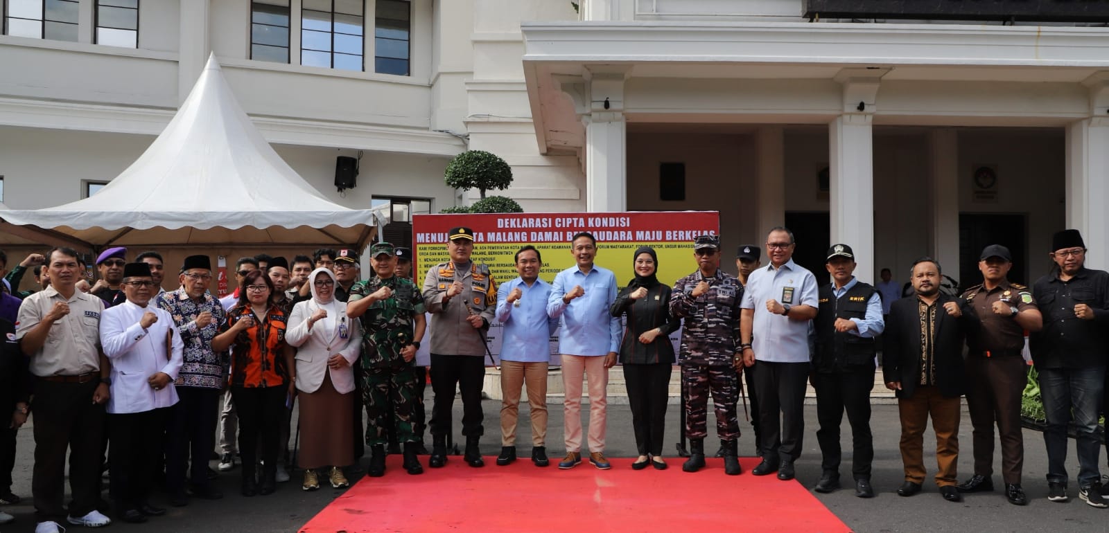 Gelar Pasukan Jelang Sertijab Walikota dan Wakil Walikota Malang, Diwarnai Aksi Deklarasi 