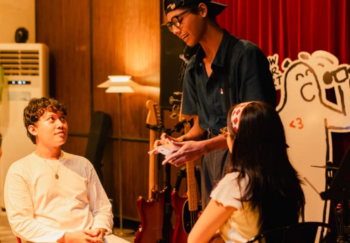 Pesulap Jalanan, Teater, dan Hilman dari Universitas Negeri Surabaya 