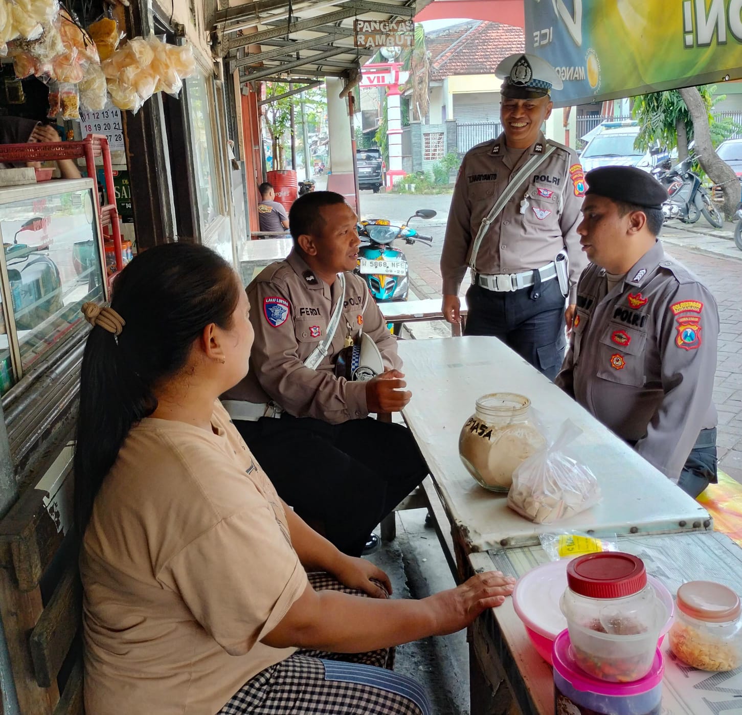 Polsek Tandes Sapa Warga Bibis Tama, Komitmen Jaga Kamtibmas