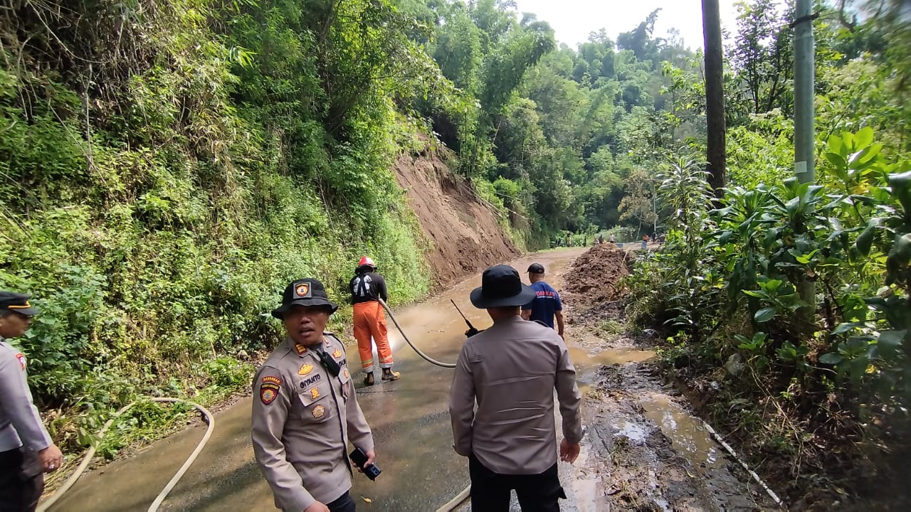 Longsor di Bumiaji, Warga Perlu Waspada Meski Tak Ada Korban Jiwa