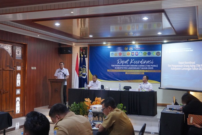 Perkuat Sinergi Pengawasan Orang Asing, Imigrasi Tanjung Perak Gelar Rapat Tim Pora Kabupaten Lamongan 2025