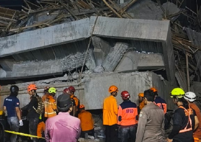 Ratusan Santri Jadi Korban Reruntuhan Ponpes Al Khoziny, Evakuasi Manual Masih Dilakukan