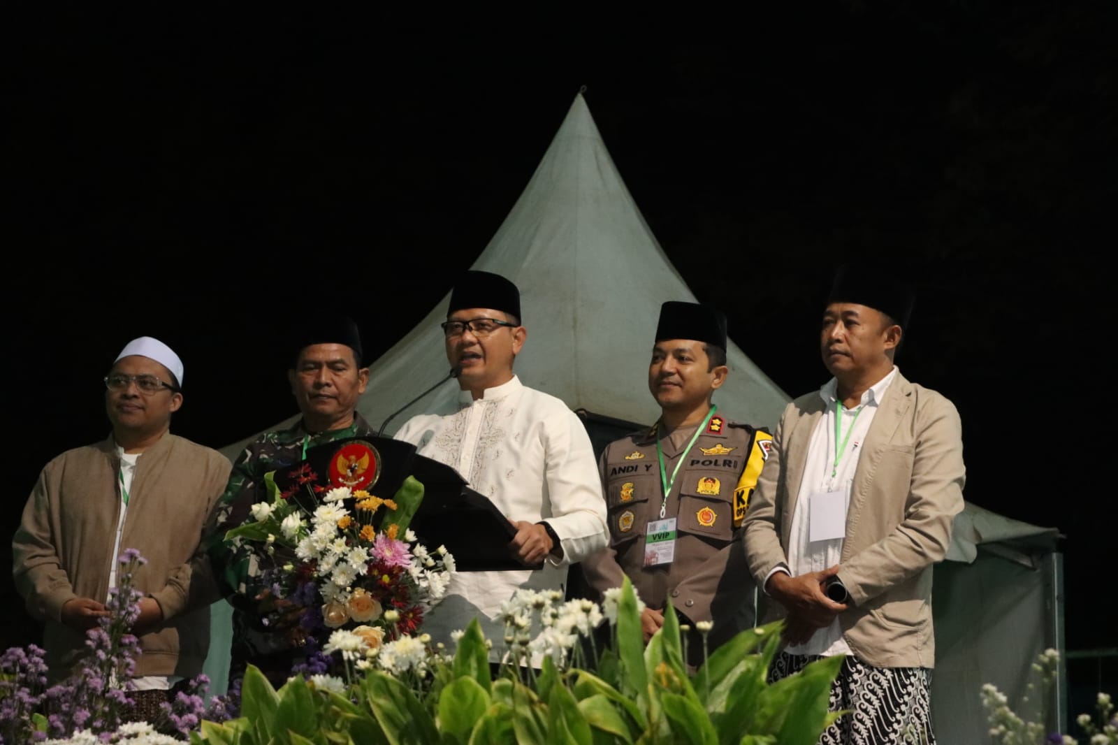 Warga Kota Batu Doa Bersama dalam Pengajian Akbar Gus Idham