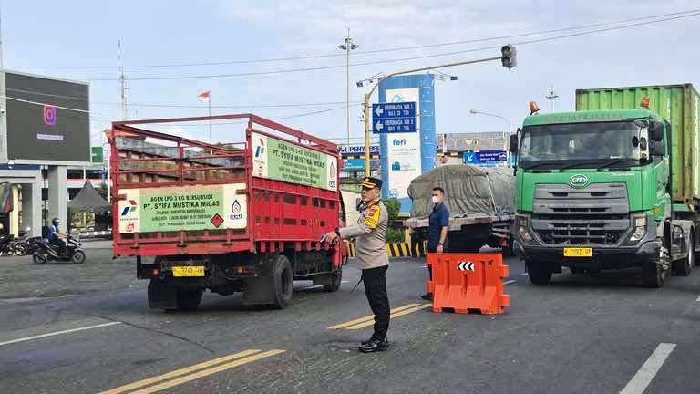 Antisipasi Kepadatan Lalu lintas , Polresta Banyuwangi Tambah Personel hingga Perbatasan Baluran