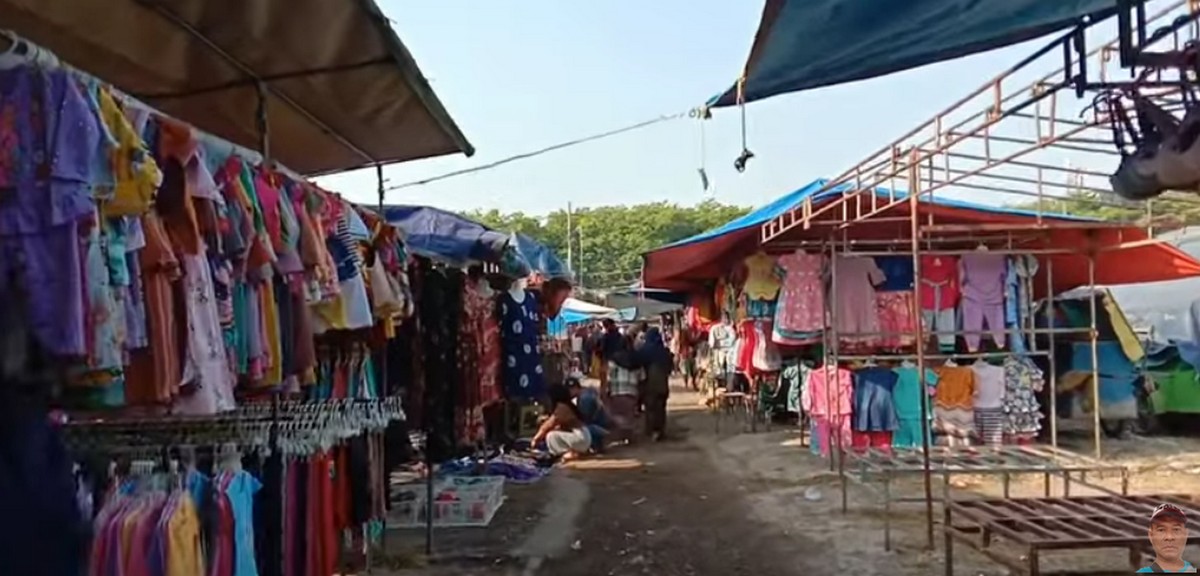 Berburu Barang Murah di Pasar Malam Albatros