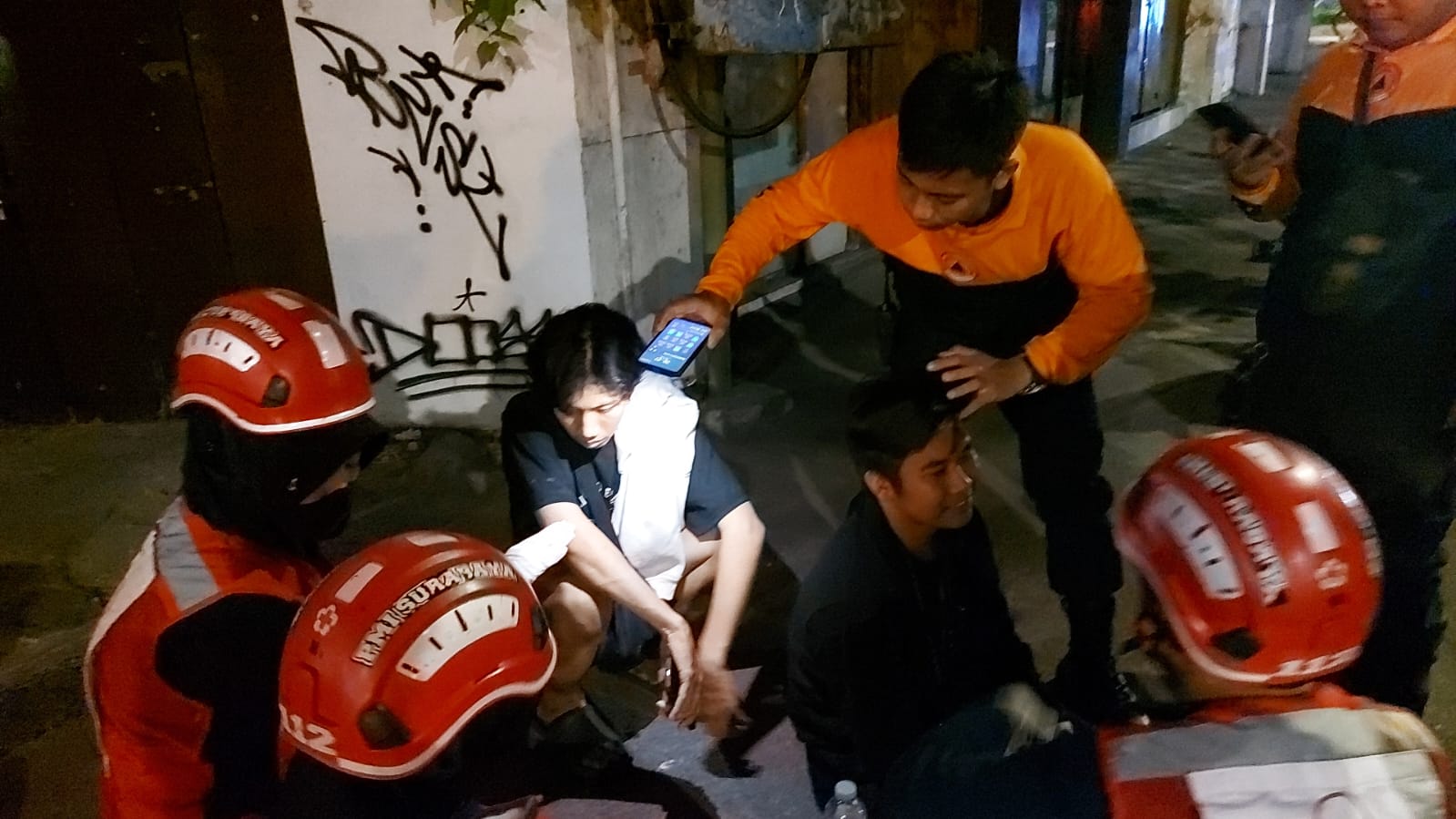 2 Warga Gayungan Dikeroyok Gerombolan Pesilat yang Konvoi di Jalan Gubernur Suryo