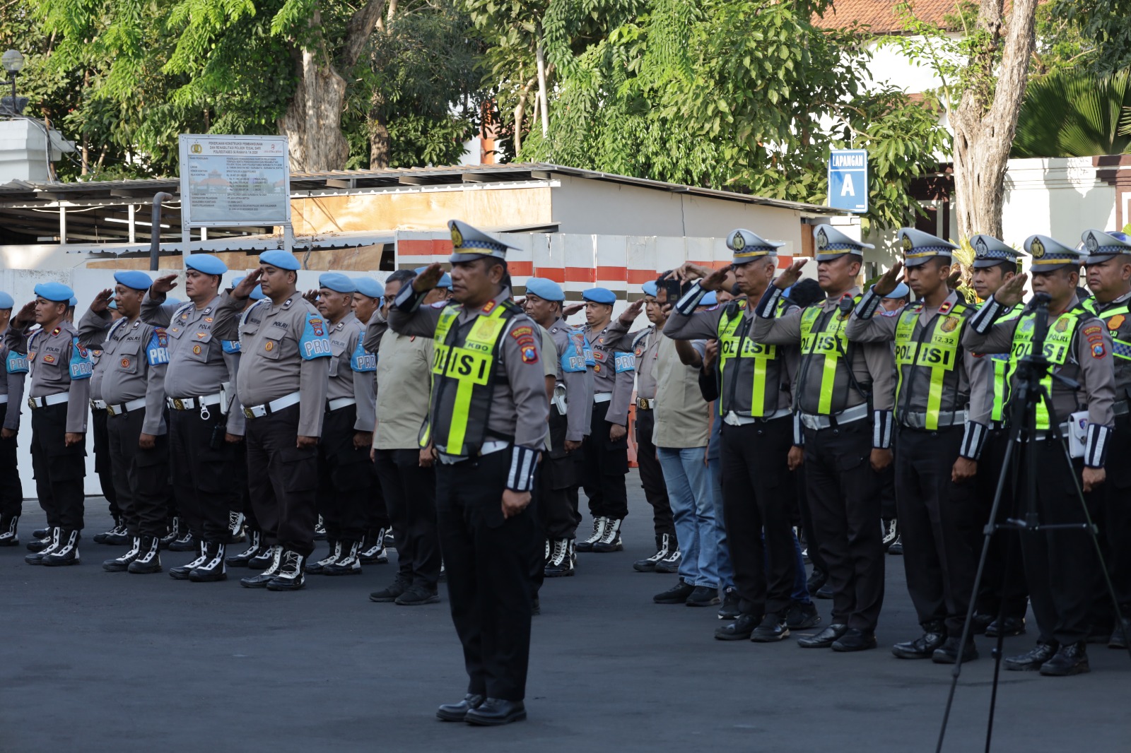 Cegah Pungli, Propam Awasi Tilang Manual di Surabaya