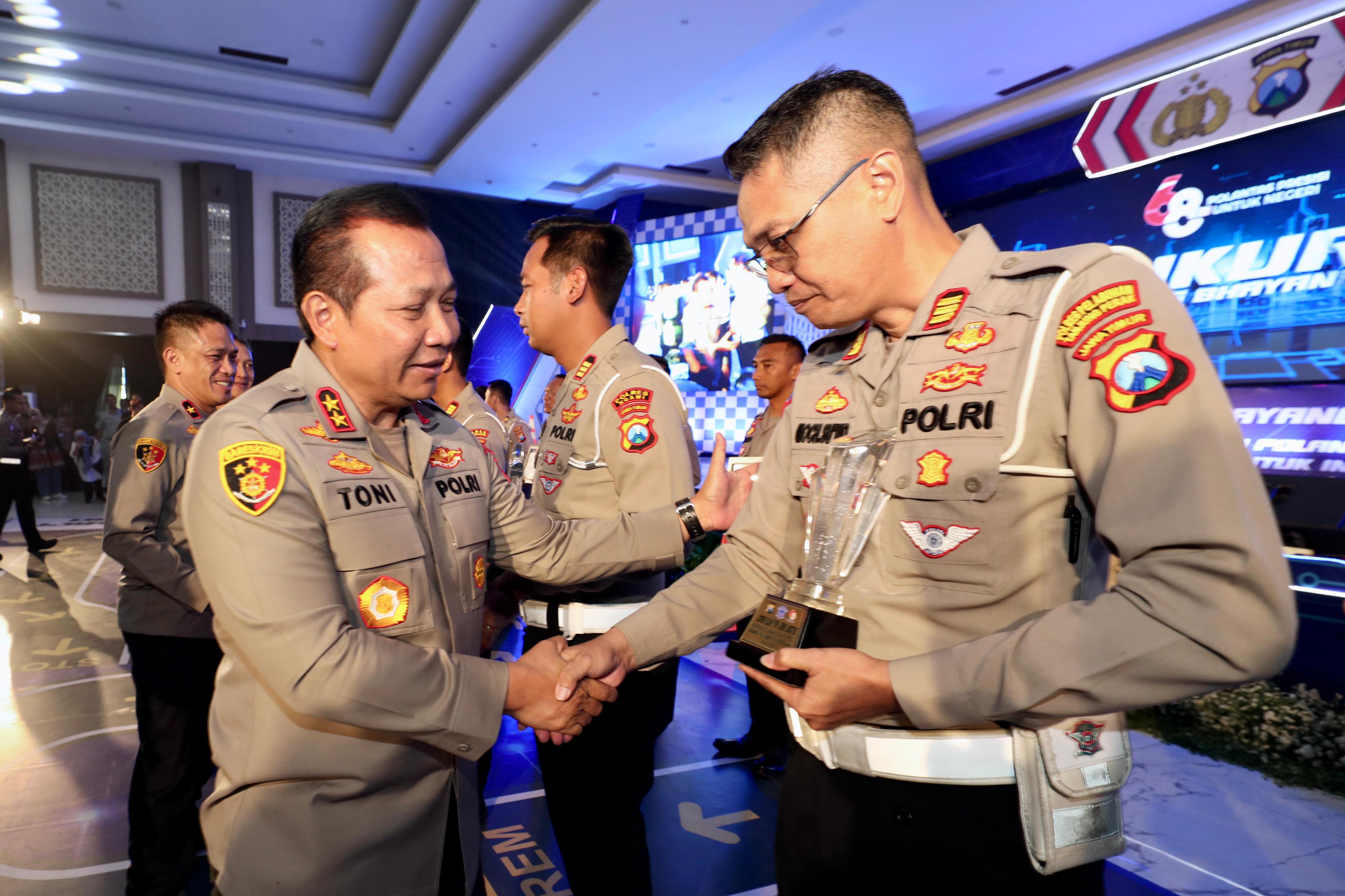 Satlantas Polres Pelabuhan Tanjung Perak Raih Juara I Lomba Olah TKP