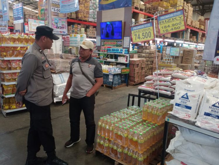 Polsek Tenggilis Mejoyo Intensifkan Patroli Presisi, Sasar Pusat Perbelanjaan Beri Rasa Aman Warga Surabaya