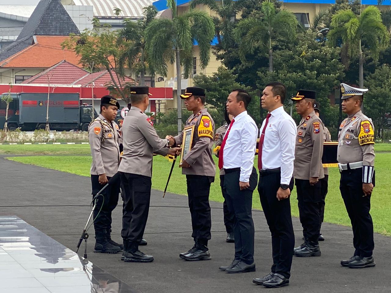 Polres Bojonegoro Terima 2 Penghargaan dari Kapolda Jatim