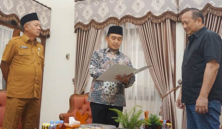 Wali Kota Pasuruan Terima PSU Perumahan Tiara Candi 5