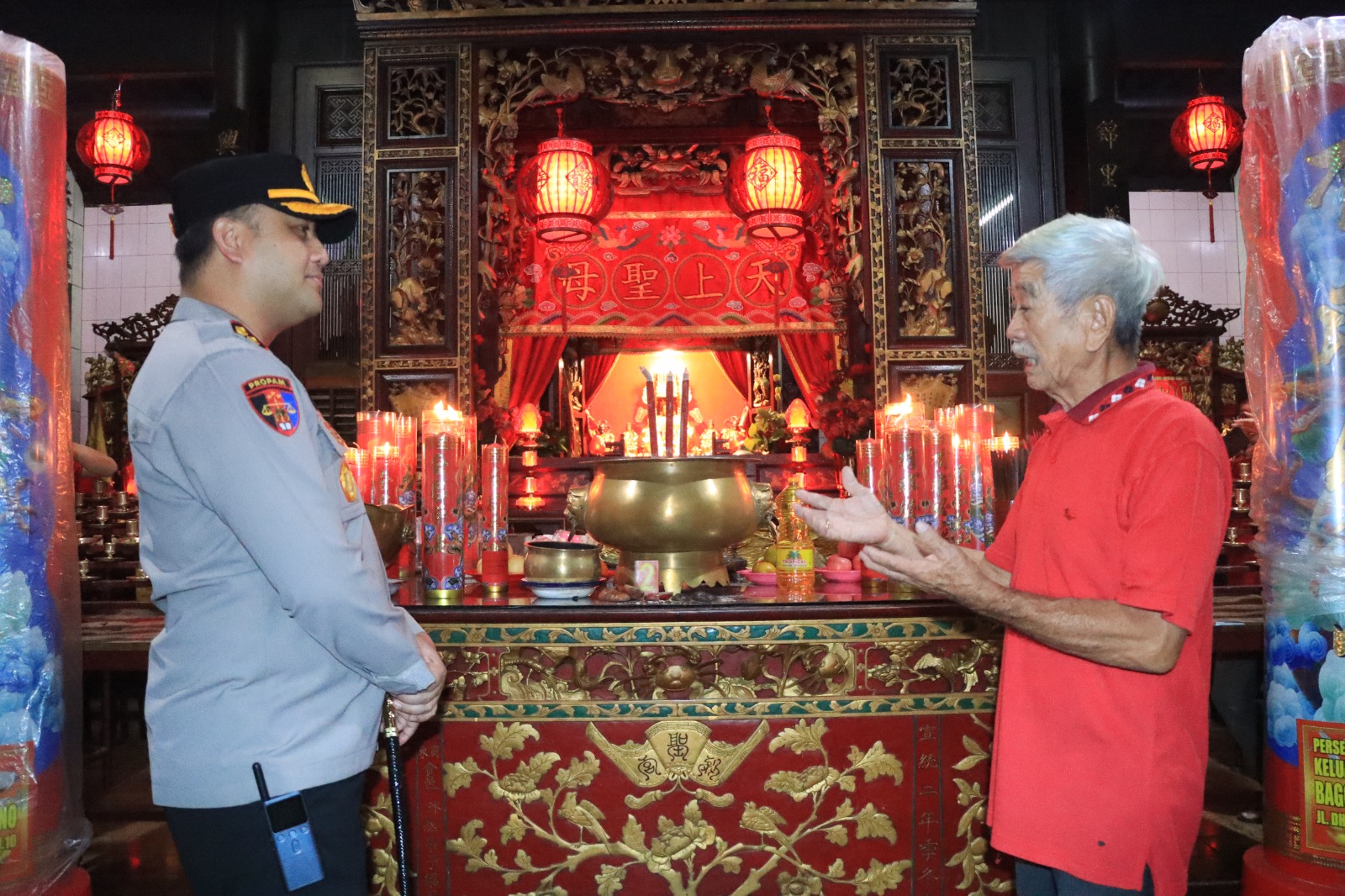 Pastikan Imlek Kondusif, Kapolres Gresik Tinjau Pengamanan di Klenteng Kim Hin Kiong