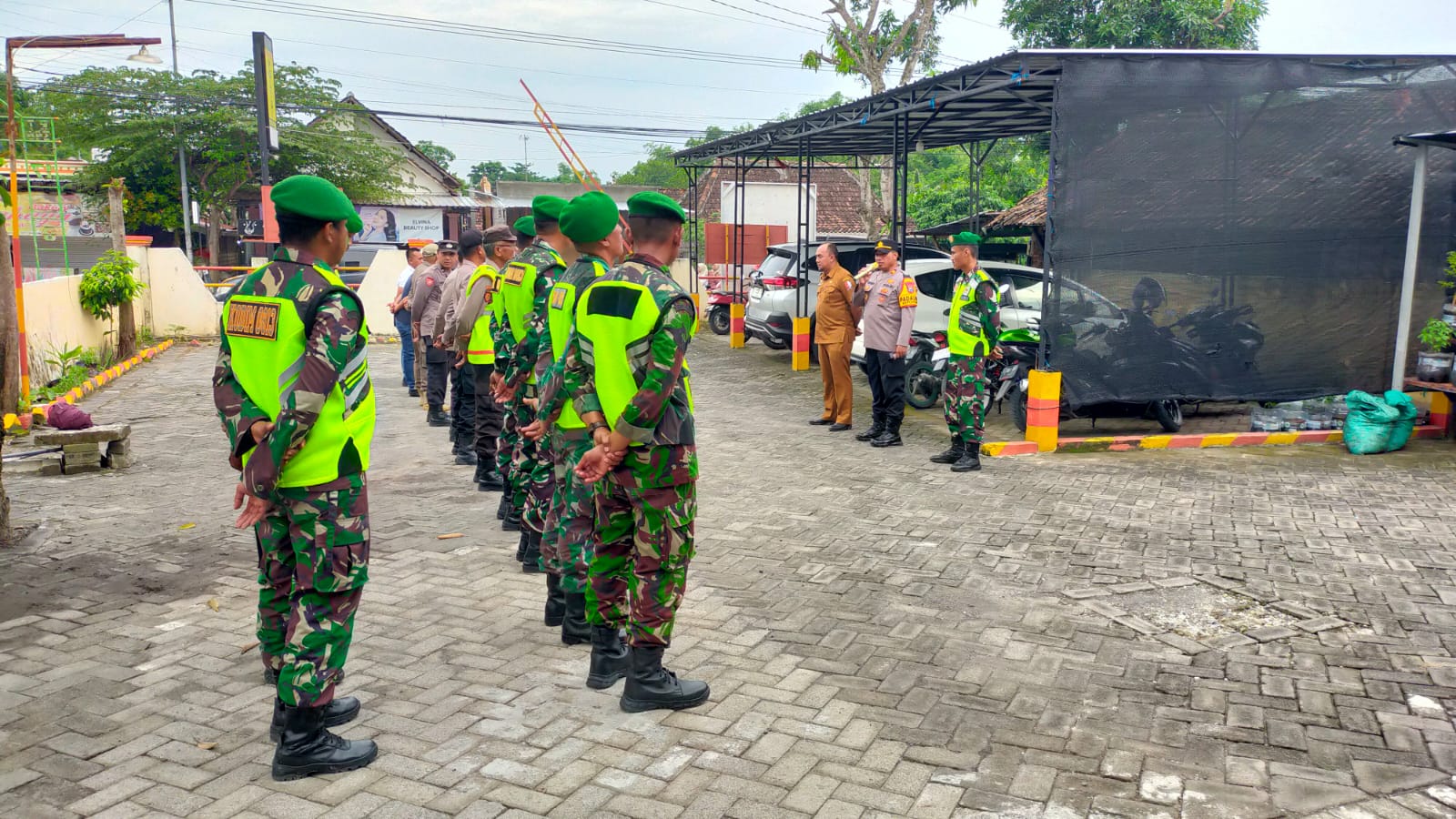 Kapolsek Kepohbaru Sukses Beri Pengamanan Malam Tahun Baru 2025