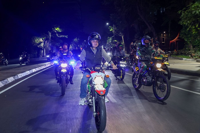 Patroli Gabungan Bersama Forkopimda Surabaya, Wali Kota Eri Keliling Pos Keamanan Kampung