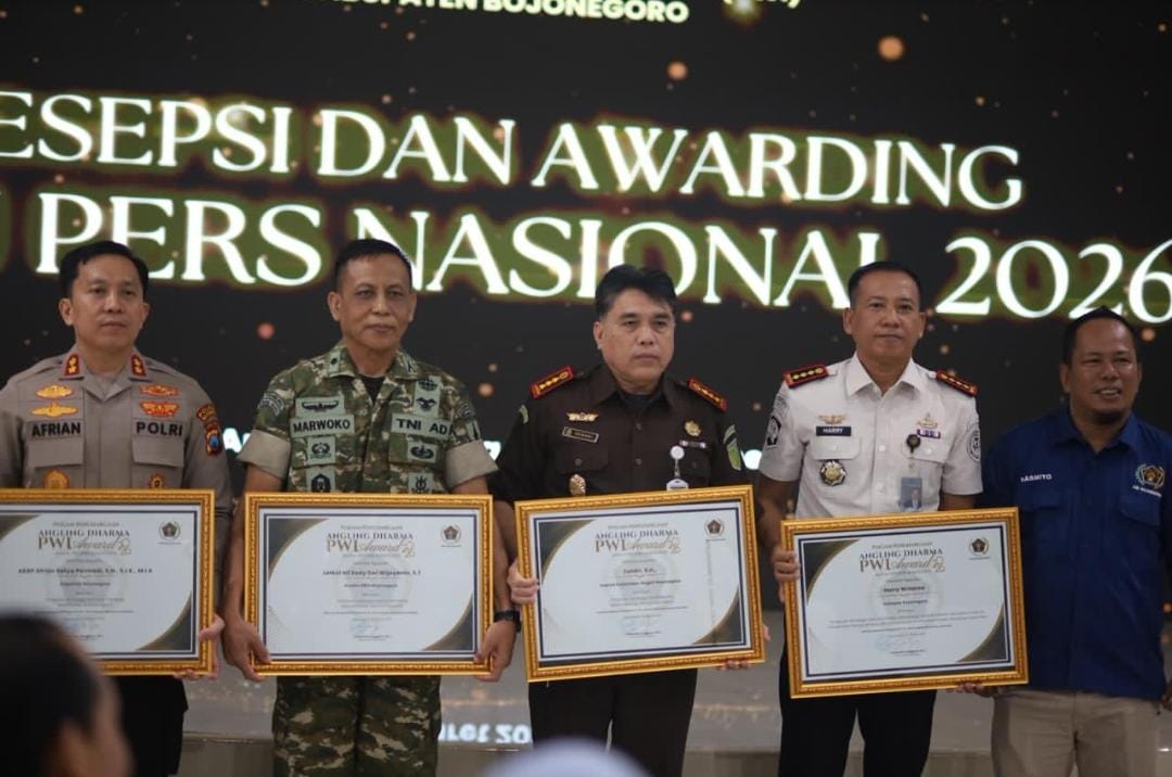 Pimpinan Lapas Bojonegoro Raih Penghargaan Angling Dharma PWI Award 2026