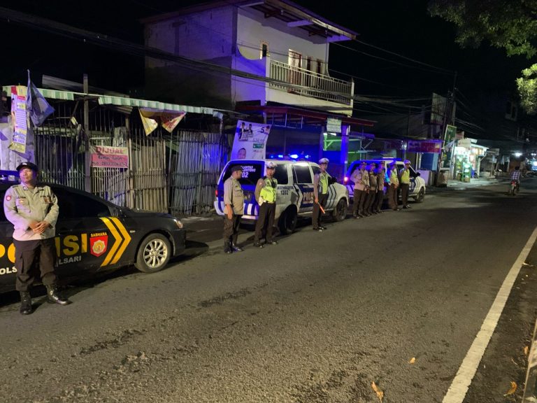 Patroli Blue Light Gabungan Rayon 2 Amankan Malam di Surabaya